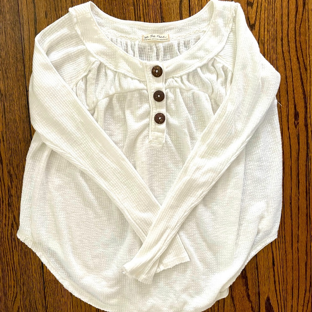 Free People white oversized Henley. Size XS